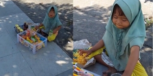 Masih Balita, Bocah Perempuan Ini Jualan Roti di Trotoar, Nyesek Lihatnya