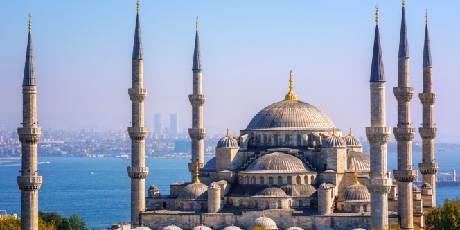 Sejarah Unik Ubin di Masjid Biru Turki yang Telah Berdiri 400 Tahun Silam