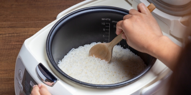 Trik Memasak Nasi untuk Anak Kos agar Tidak Cepat Basi dan Terbuang