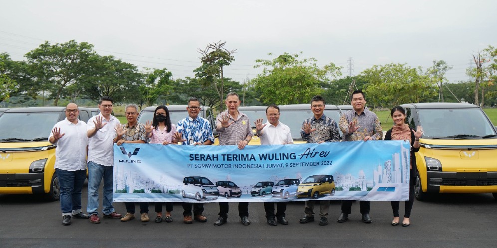 Bos Jalan Tol Jusuf Hamka Borong 35 Unit Mobil Listrik Wuling Air ev