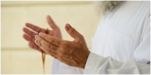 Bacaan Doa Qunut Sholat Subuh Sendiri dan Jamaah, Lengkap dengan Keutamaannya yang Sayang Dilewatkan