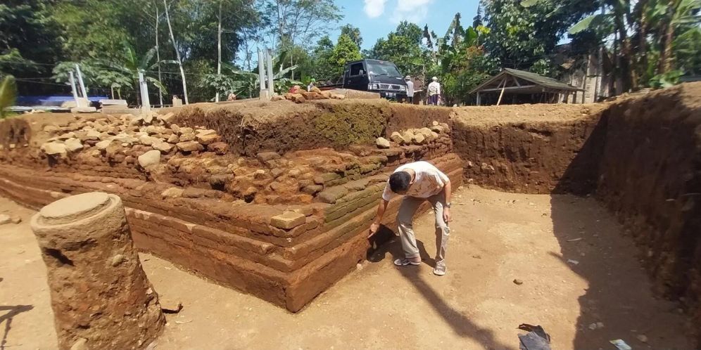 Candi Besar Bercorak Hindu Ditemukan Dekat Borobudur, Dibuat dari Batu Bata