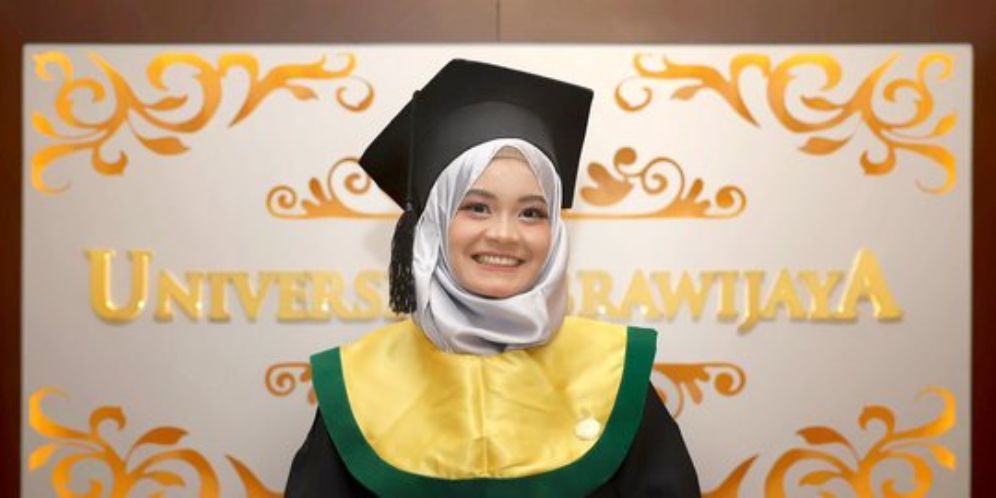 Masuk SD Sejak Balita, Gadis Asal Tangsel Raih Gelar Sarjana Kedokteran dari Unibraw di Usia 18 Tahun