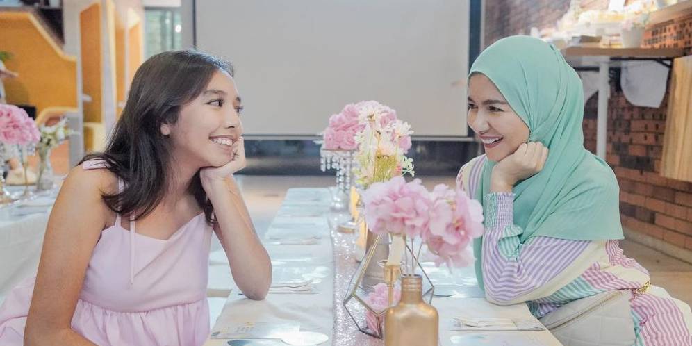 Meisya Siregar dan Putrinya Battle Tas Bolong Jutaan vs Puluhan Ribu