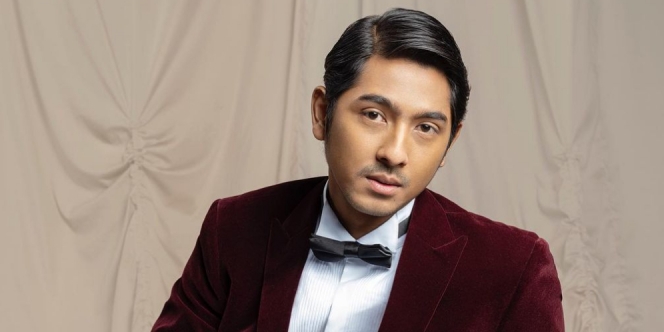 Model Rambut Arya Saloka Saat Hadiri Indonesian Television Award 2022 Bikin Salfok
