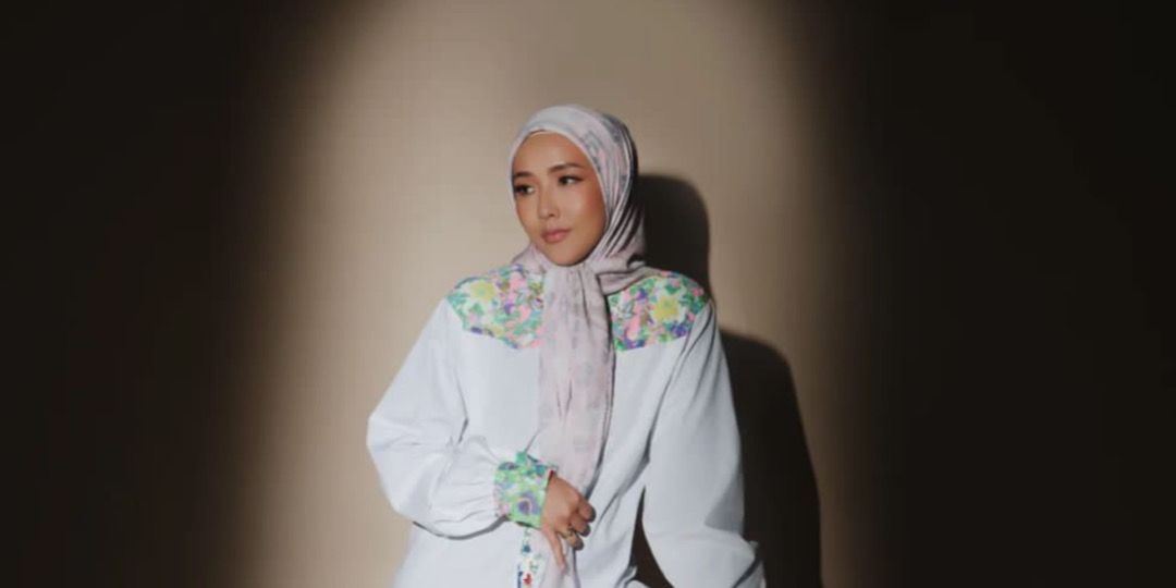 Gaya Busana Stylish Ala Mom Kece Hanna Faridl