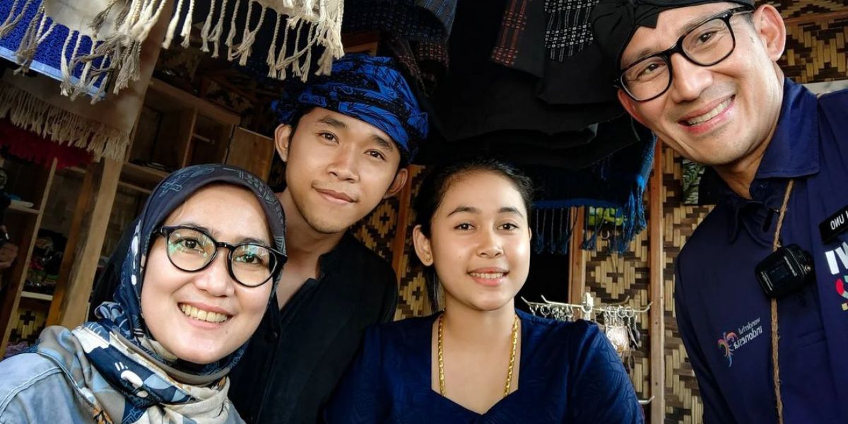 Sandiaga Uno Blusukan ke Kampung Baduy, Sosok 'Kembang Desa' Bikin Salfok