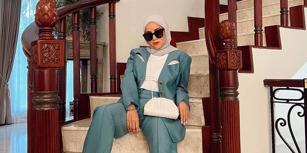 Potret OOTD Olla Ramlan Selalu Serba Mewah