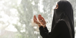 Doa Agar Tidak Hujan dan Hukum Pawang Hujan yang Diperbolehkan dalam Islam