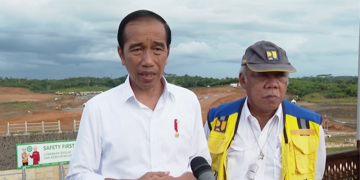 Viral HP Nokia 'Jadul' Menteri Basuki Berdering Saat Dampingi Jokowi Wawancara: Kalau WA  Ajudan, Saya hanya Pegang Ini