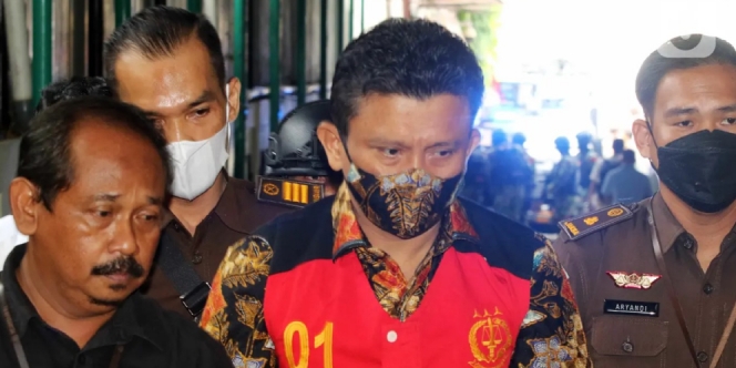 Drama Ferdy Sambo Kembali Diungkap di Persidangan: Mata Berkaca-kaca, Pukul Tembok dan Sandarkan Kepala