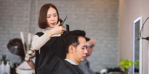 Tunggu 20 Tahun, Tamu Salon di Jepang Akhirnya Lega Aturan Potong Rambut Tanpa Ngobrol Berlaku Tetap