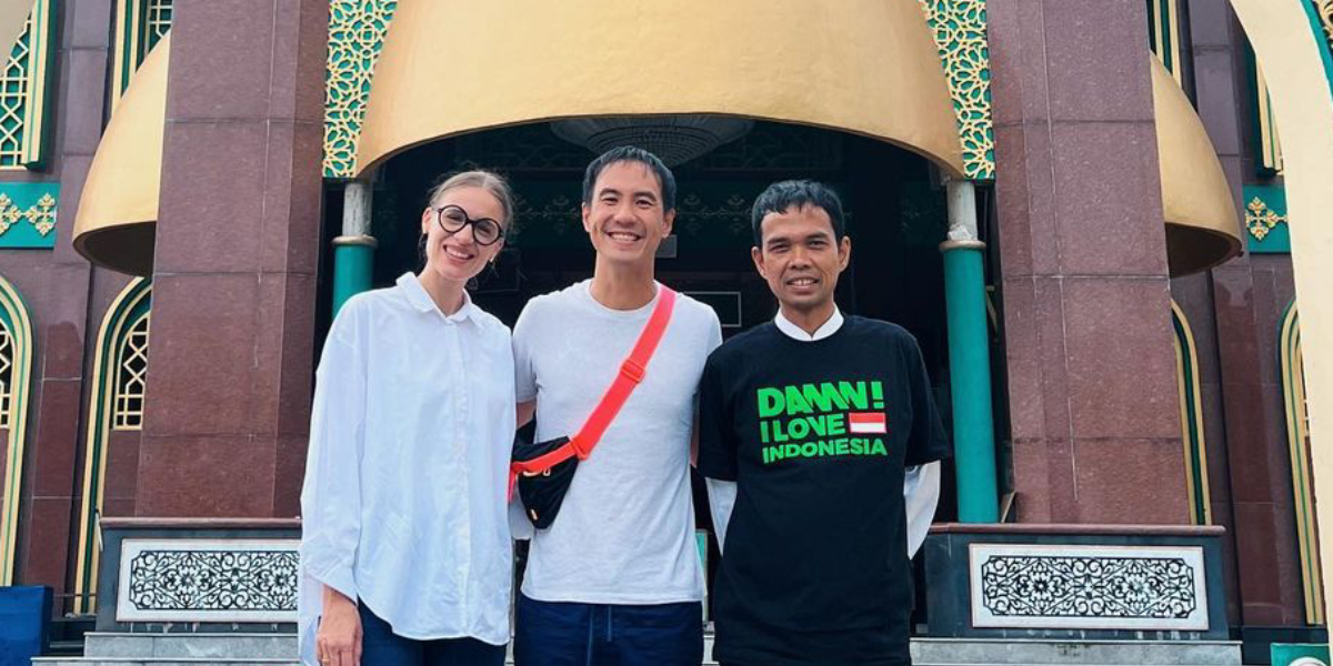 6 Potret Daniel Mananta dan Istri ke Pekanbaru Berkunjung ke Rumah Ustaz Abdul Somad