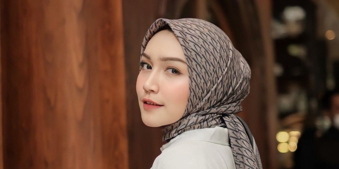 4 Cara Kreatif Memaksimalkan Outfit Hijab, Jadi Makin Fashionable