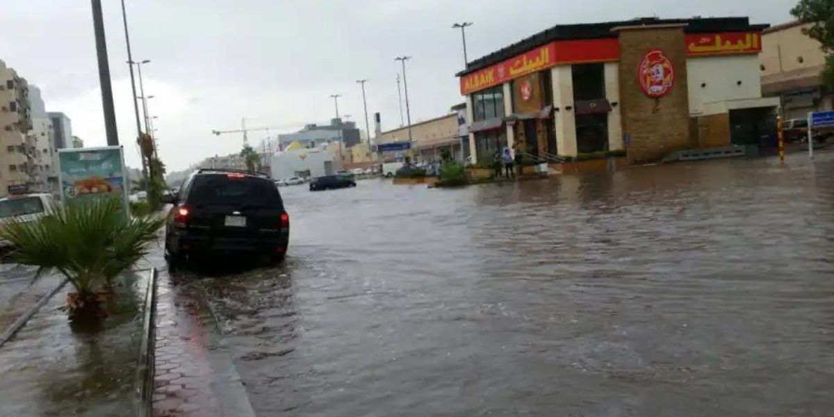 Jeddah Arab Saudi Diterjang Banjir Bandang: Sekolah Libur, Badai Hujan dan Petir Lumpuhkan Bandara