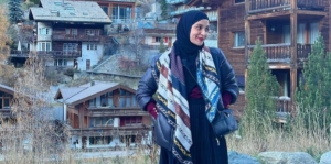 Tampilan Stylish Shireen Sungkar di Eropa, Jaket Suami `Dirampas` Buat HOTD
