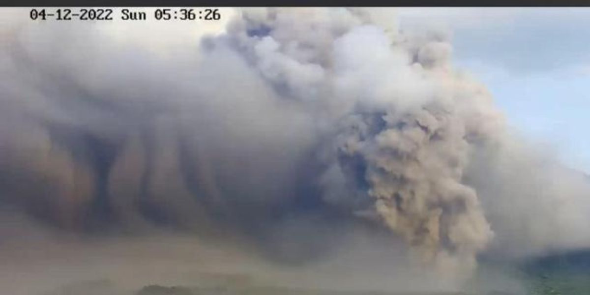 Erupsi Gunung Semeru Disebut Sebabkan Tsunami, Ini Kata PVMBG