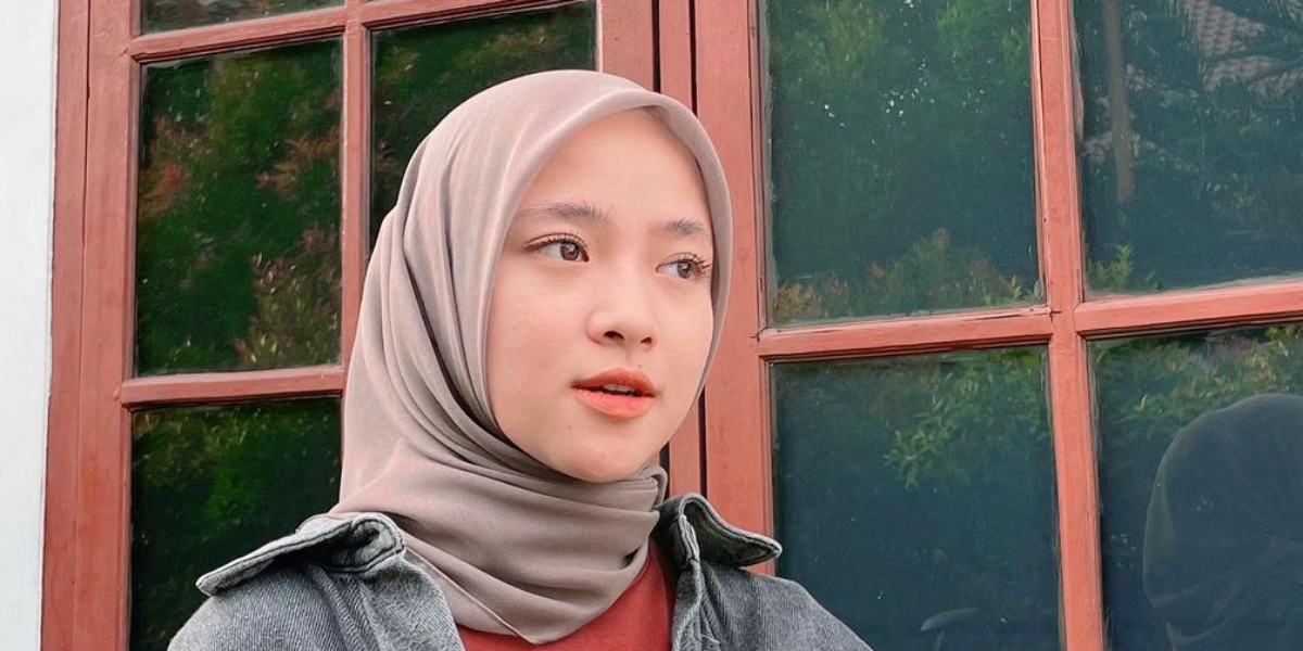 Bagikan Tutorial Hijab, Tahi Lalat di Atas Bibir Nissa Sabyan Bikin Salfok