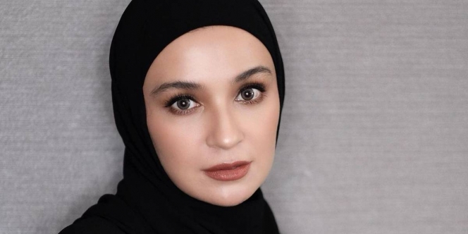 Makeup Romantis Shireen Sungkar, Wajahnya Seperti Putri Arab 