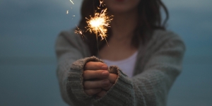 10 Inspirasi Kartu Ucapan Tahun Baru yang Keren, Cocok Dibagikan ke Orang Tersayang