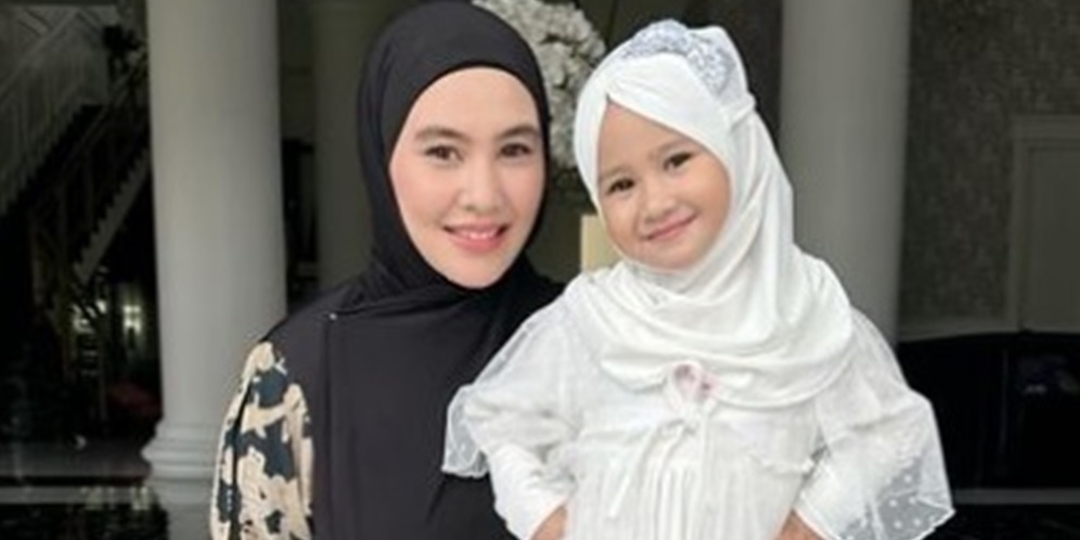 Potret Kedekatan Kartika Putri dan Khalisa, Pernah Syok Lihat Sang Ibu Pakai Baju Seksi: 'Ibu Dulu Kayak Tarzan'