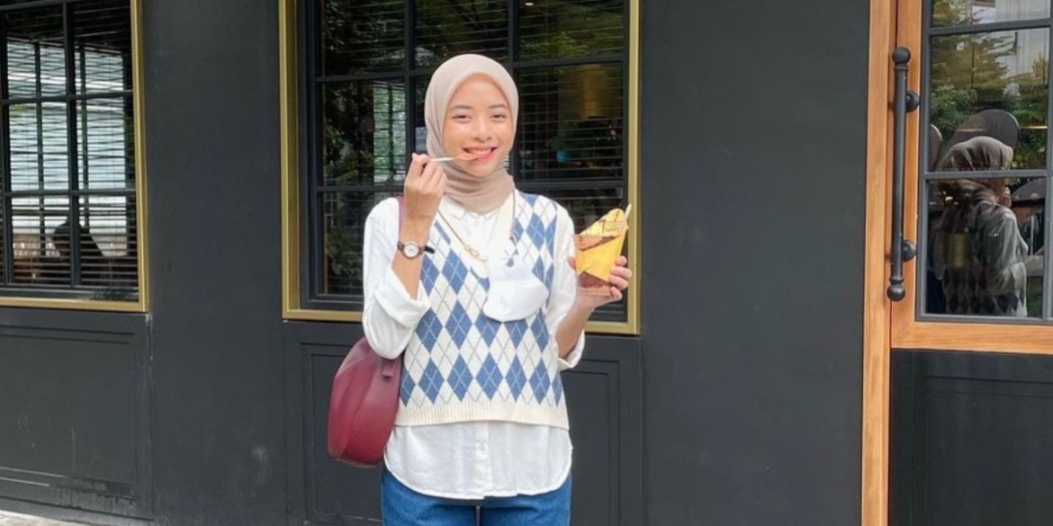 Inspirasi Gaya Busana Hijab untuk Pergi Kuliah, Kasual tapi Tetap Stylish