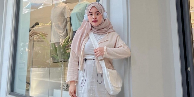 Inspirasi Busana Hijab White-Beige, Tampilan Auto Manis