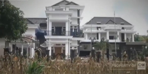 Viral! Kampung Tajir di Wilayah Terpencil Sumenep Ini Penuh dengan Rumah Mewah bak Istana, Profesi Pemiliknya Bikin Kaget