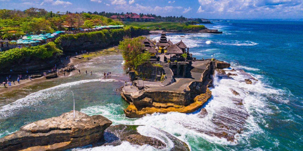 Terlanjur Beli Tiket Liburan ke Bali, Pasangan Ini Malah Putus Saat Akan Berangkat, Momen Saling Diam di Pesawat Bikin Ngakak
