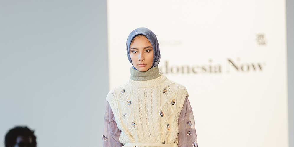 Tampil di New York Fashion Week 2024, Koleksi Charaka Terinspirasi dari Kain Tapis Lampung