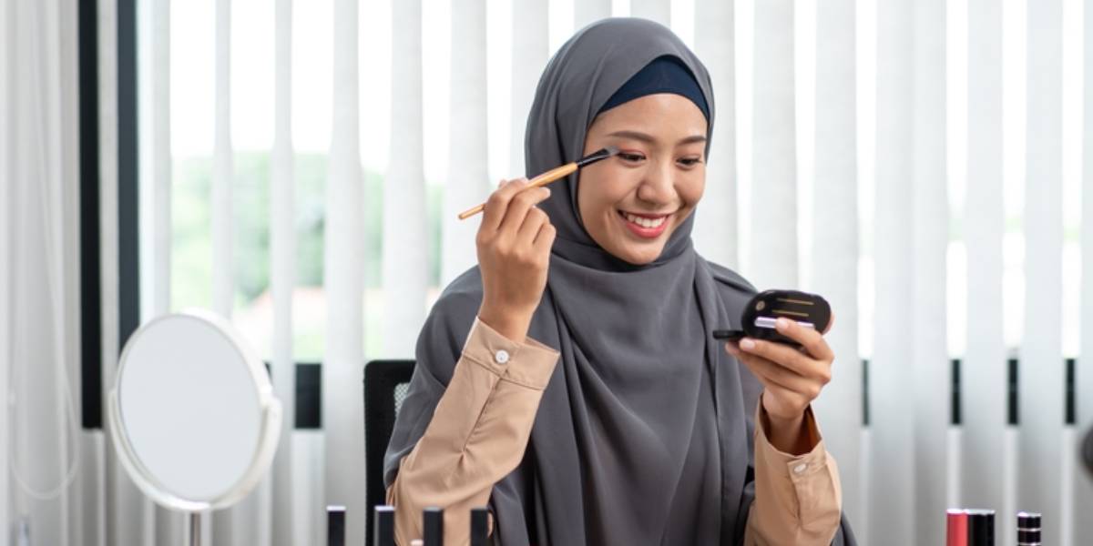 Trik Simpan Eyeliner Gel Biar Tidak Mudah Kering