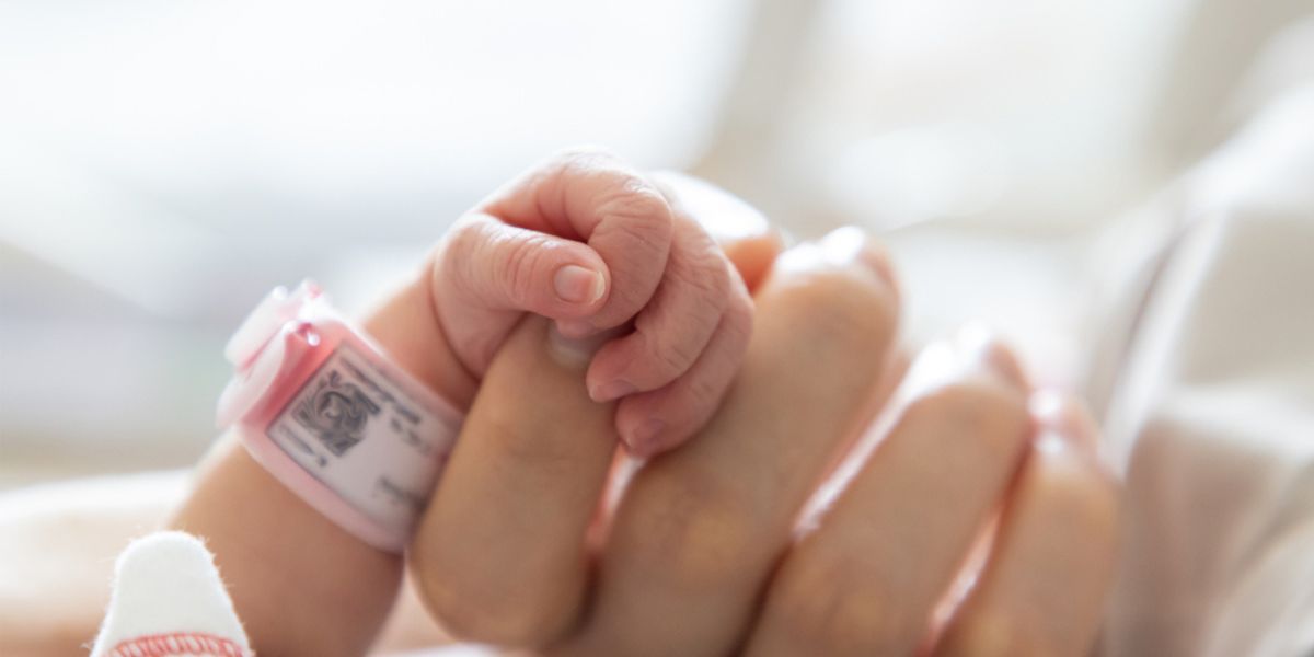 Bayi Baru Lahir Meninggal di Pelukan, Mendadak Hidup Lagi Usai Didoakan Sang Ibu