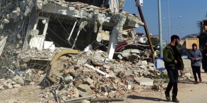 Kisah Pilu 4 Orang Satu Keluarga Ditemukan Tewas Berpelukan di Bawah Puing-Puing Gempa Turki