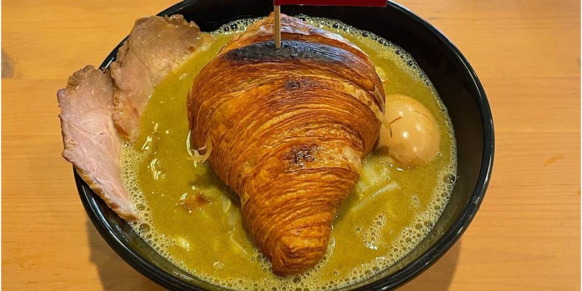 Ramen dengan Topping Croissant Bikin Geger