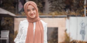 5 Tutorial Hijab Pashmina Simpel untuk Remaja, Anti Ribet Layak Dicoba