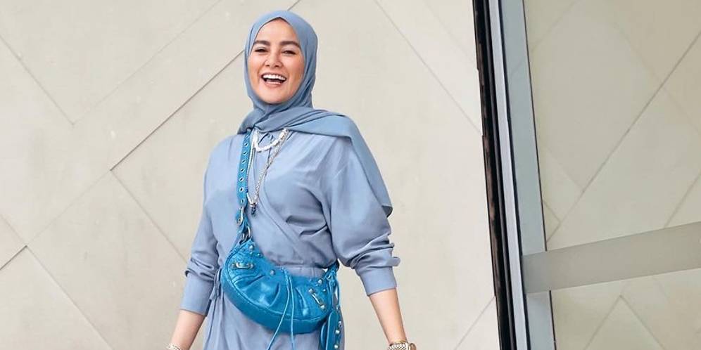 Look Hijab Anggun Olla Ramlan untuk Hari Raya Idul Fitri