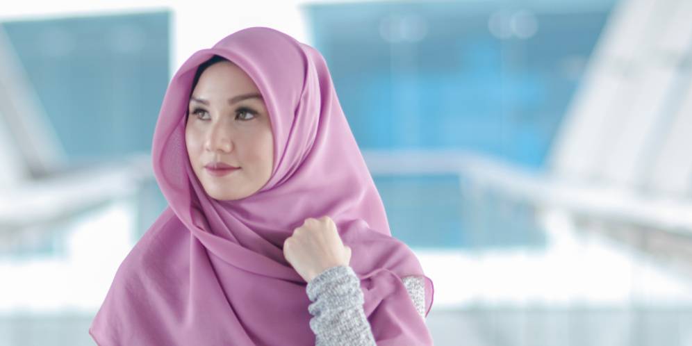 4 Tutorial Hijab Segi Empat Menutup Dada untuk Kondangan, Stylish dengan Look Syar'i