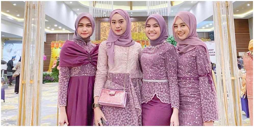 6 Model Gaun Bridesmaid Satin Hijab yang Simpel, Anggun dan Elegan