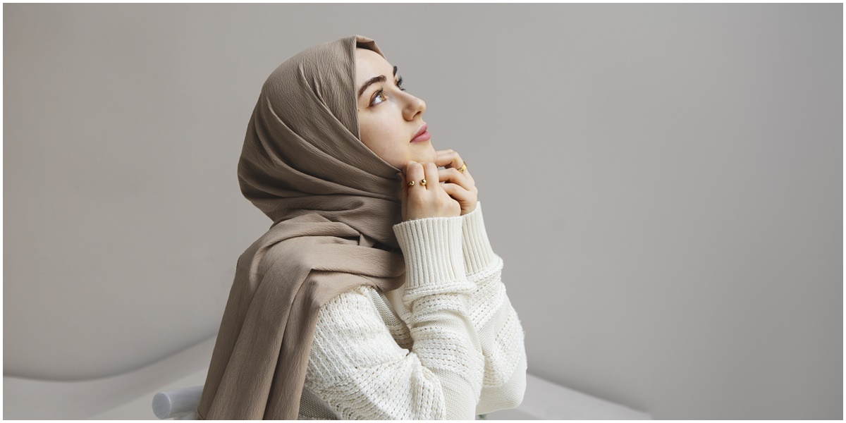 5 Cara Memakai Hijab Pashmina untuk Ngabuburit dan Buka Bersama, Kasual dan Elegan