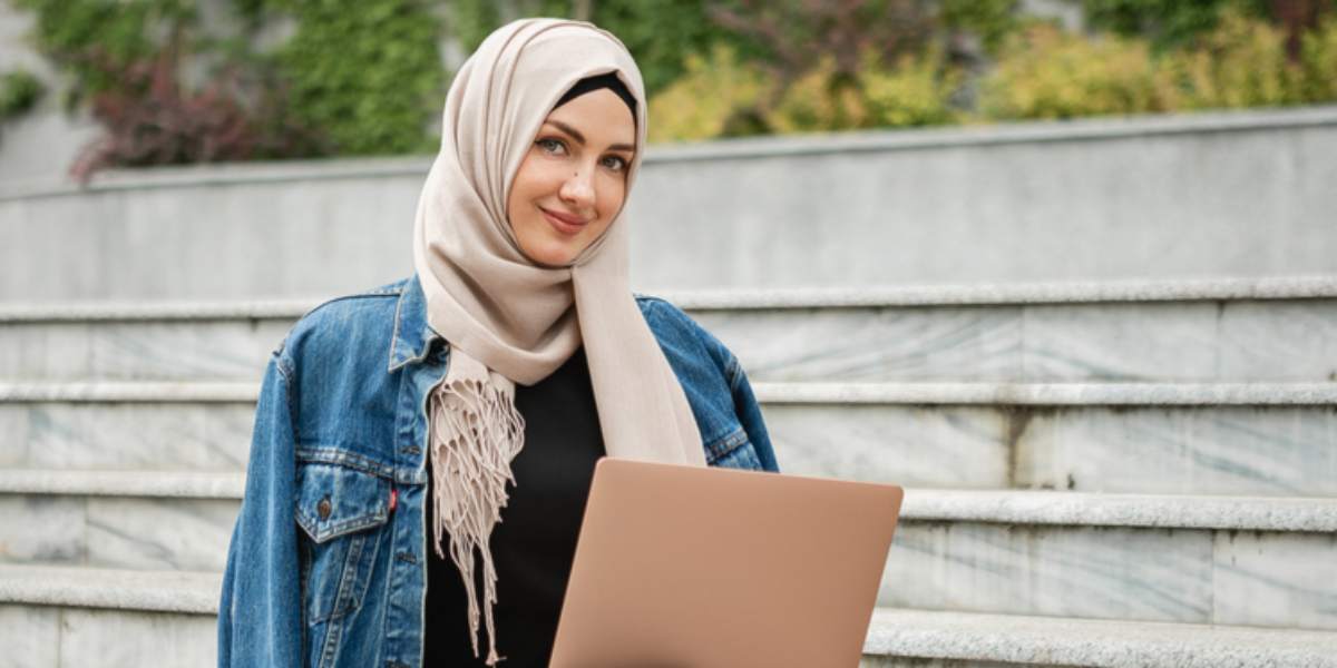 Hindari 5 Kesalahan Saat Pakai Jeans, Biar Look Tetap Keren