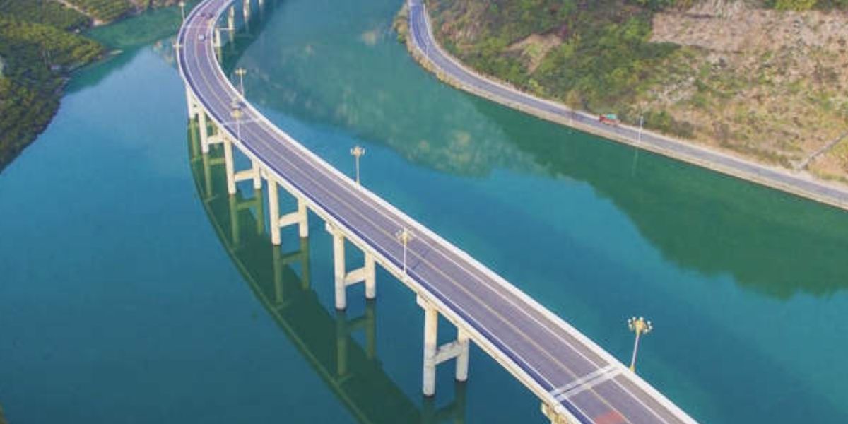 Walau Tak Masuk Akal, Jalan Raya di Atas Sungai Sepanjang 4,4 Km Ini Berhasil Dibangun, Biayanya Rp1 Triliun