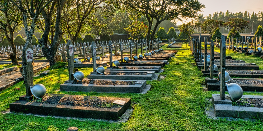 Doa Ziarah ke Makam Orang Tua, serta Keutamaan Mengamalkannya