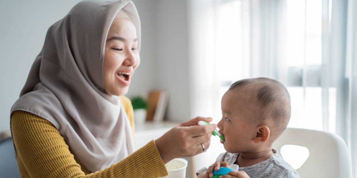 Repot Mengurus Anak, Bolehkah Menjamak Sholat?