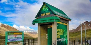 ATM Tertinggi di Dunia Berada di Ketinggian 4.693 Meter di Atas Pegunungan Bersalju, Siapa yang Ambil Uang di Sana?