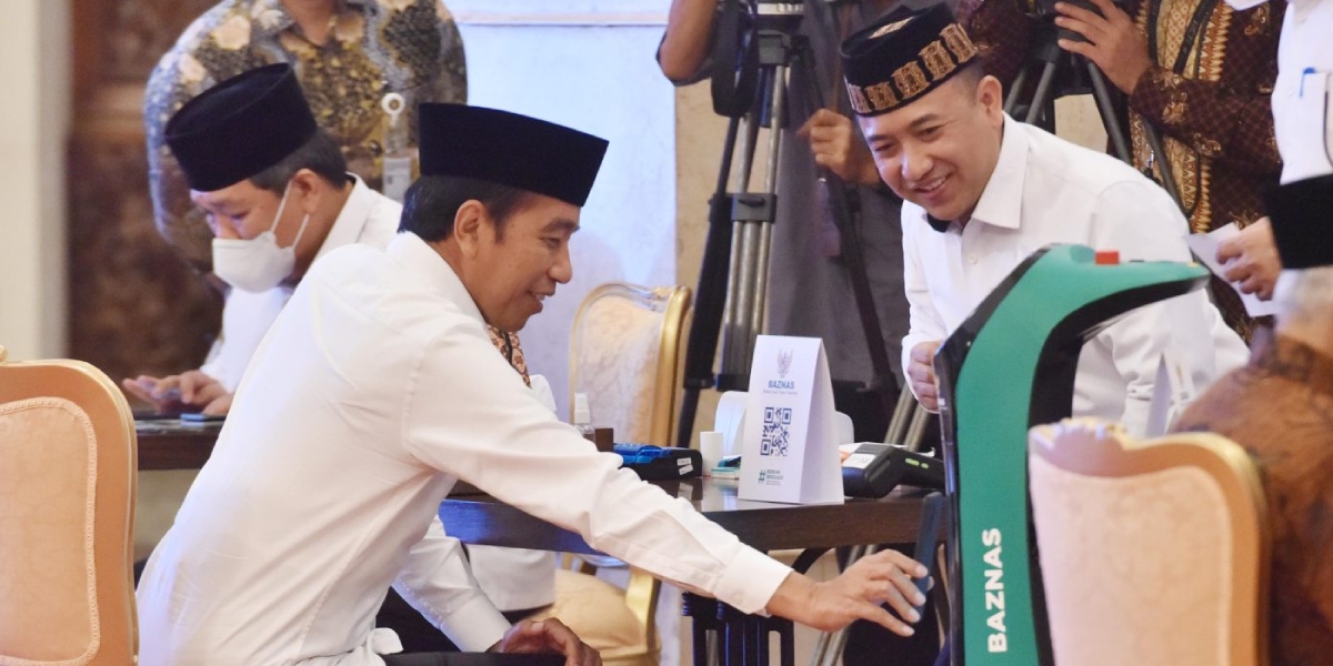 Jokowi Imbau Pejabat Negara, ASN, hingga Kepala Daerah Bayar Zakat Lewat Baznas