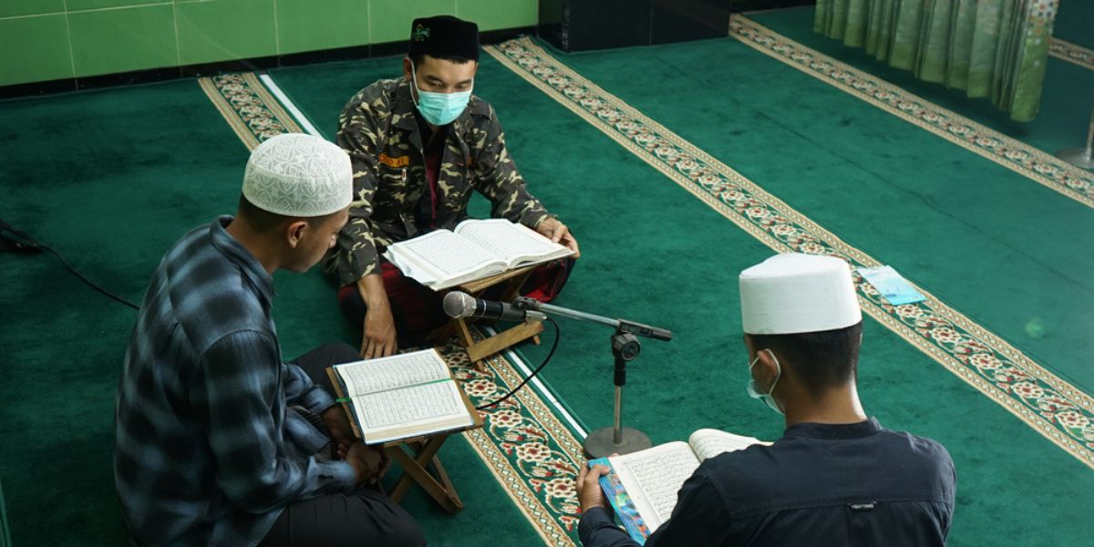 Cerita Pria Skotlandia Masuk Islam karena Lantunan Azan dan Alquran