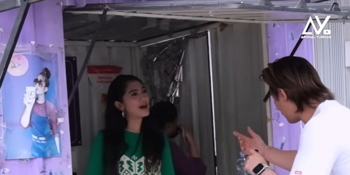 Kabar Terbaru Revi Mariska, Pemain Sinetron yang Kini Jualan Es Boba di Pinggir Jalan