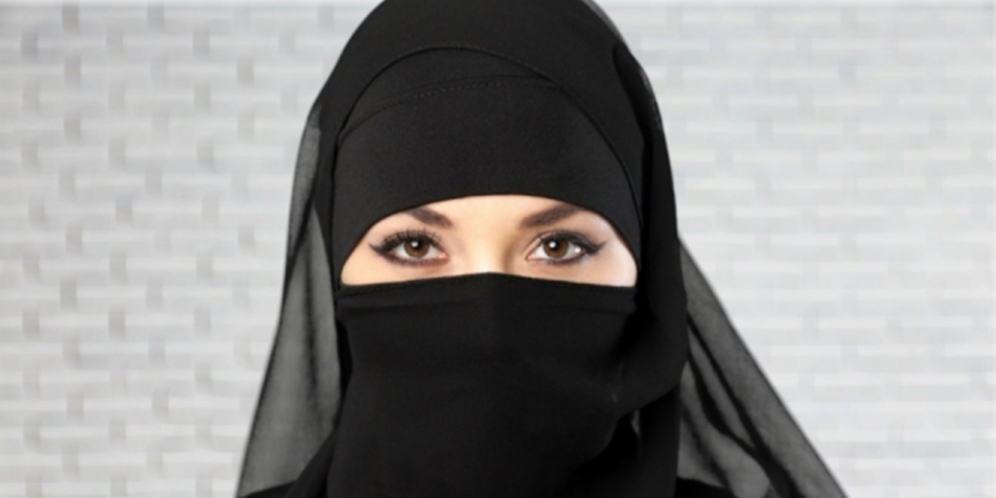 Model Hijab Syar'i Pashmina Pakai Cadar untuk Lebaran