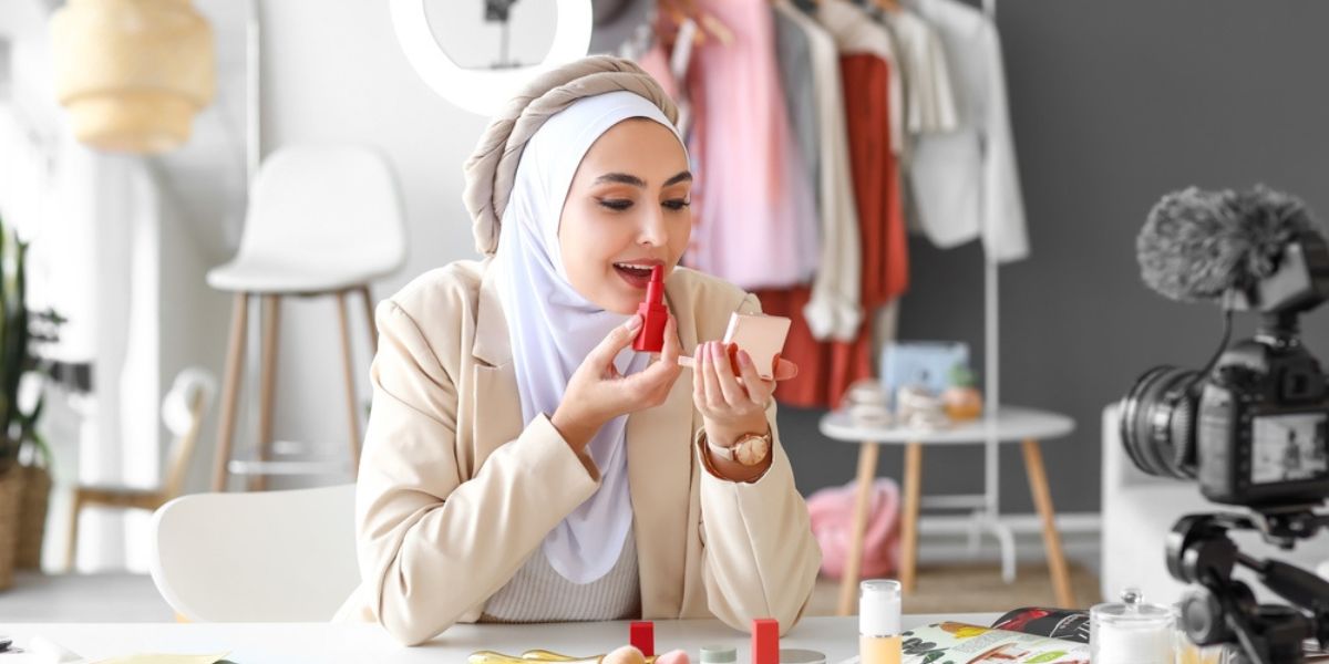 Tak Ingin Suami Tahu Wajah Aslinya, Wanita Ini Rela Dandan dari Subuh Selama 3 Tahun