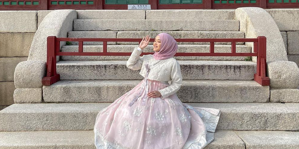 Pakai Hanbok, Lihat Style Putri Delina Jadi Princess Korea Berhijab